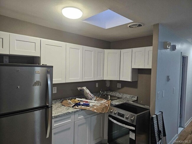 Building Photo - 1685 Watson Ave