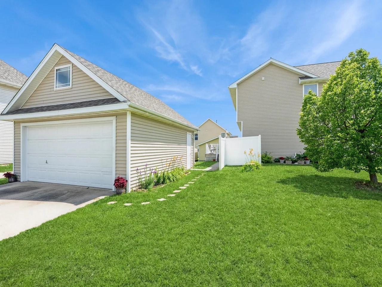 Building Photo - 2823 SW Reunion Dr