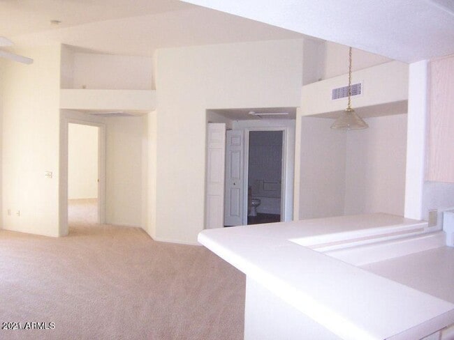 Building Photo - 1800 W Elliot Rd