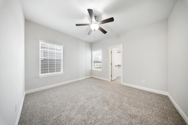 Building Photo - 4004 Weslow St