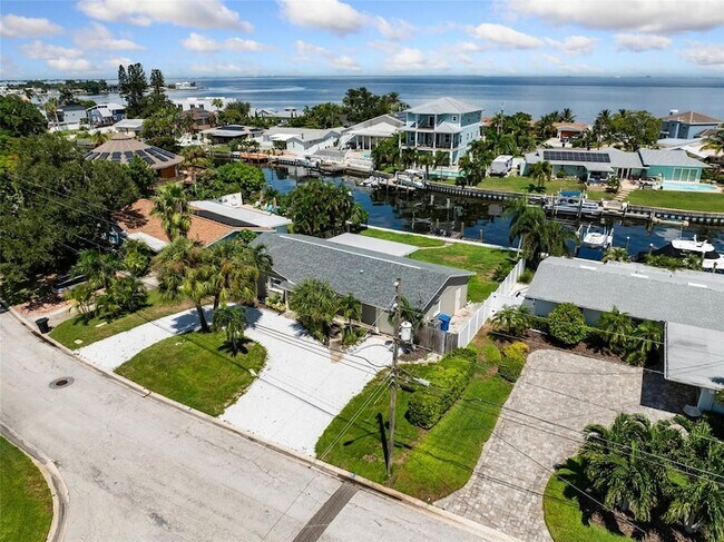 Building Photo - 3596 Beach Dr SE
