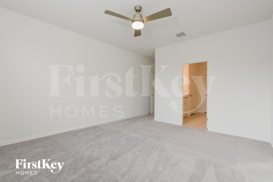 Building Photo - 1215 Ponca Rd