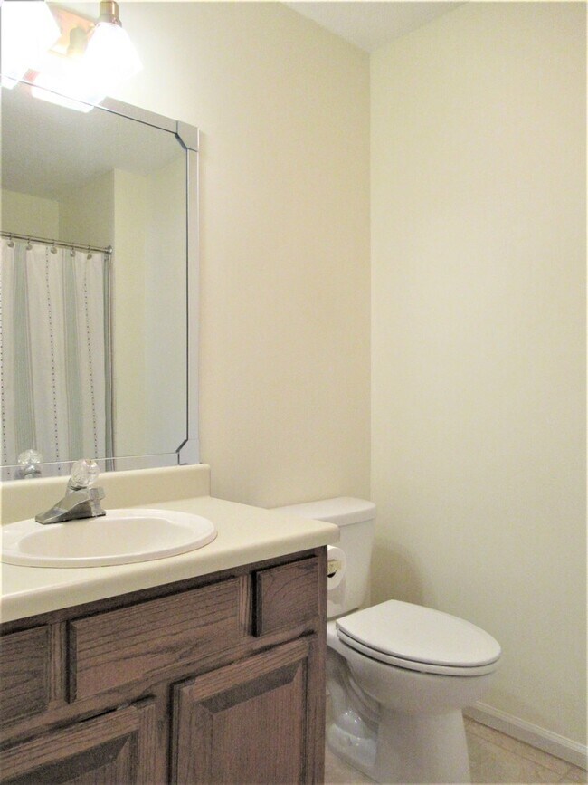 Building Photo - Home Available in Birmingham! Available to View Now! DEPOSIT PENDING!!!