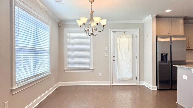 Building Photo - 1219 McClain Dr