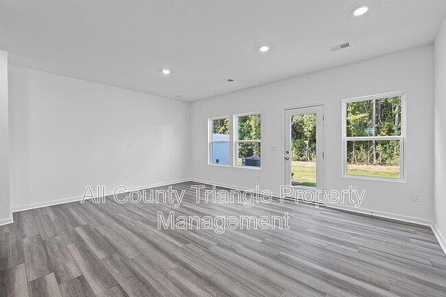 Building Photo - 3105 Vitner Dr