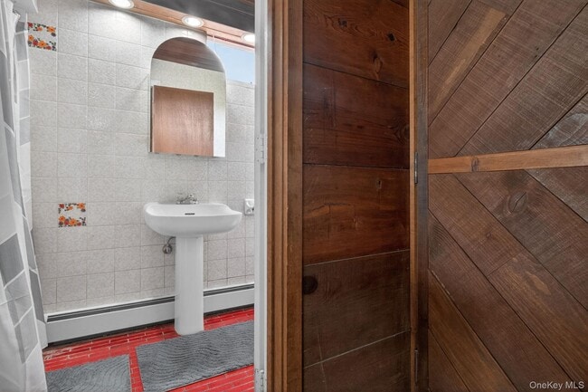 Building Photo - 353 Candlestick Hill Rd