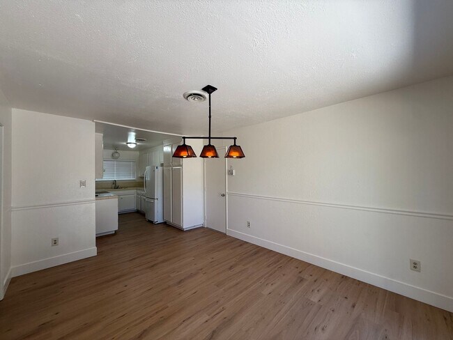 Building Photo - 8945 Plaza Park Dr