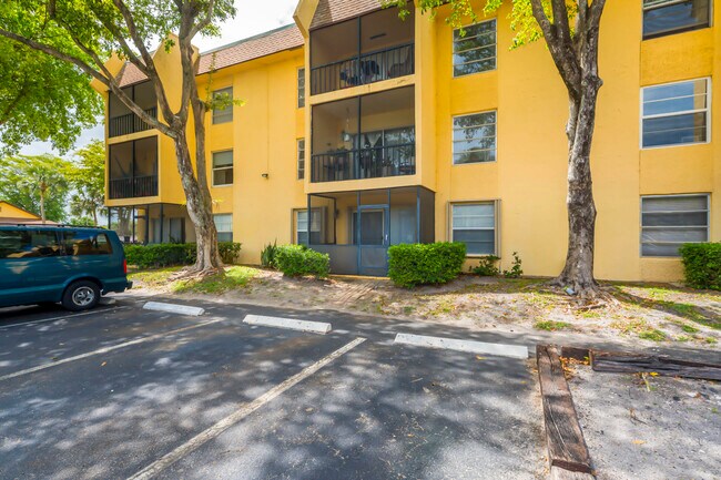 Building Photo - 490 NW 20th St