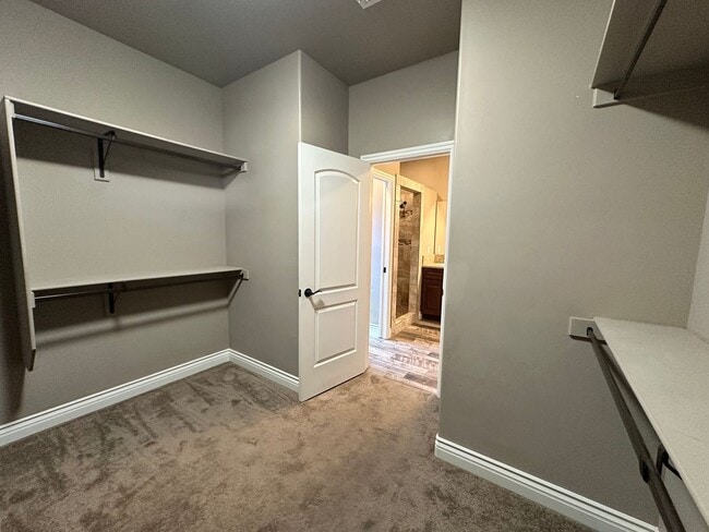 Building Photo - Gorgeous 3 bedroom, 2 bathroom home with 3 car garage