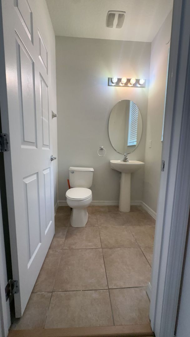 Building Photo - Beautiful 2 bed/2.5 bath townhome at Morningside at Lake Nona
