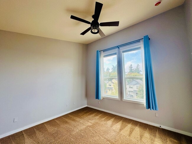 Building Photo - *Half-Off 1st Month's Rent!* Two Bedroom H...