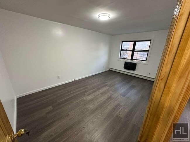 Building Photo - NEWLY RENOVATED 3-BEDROOM HOME IN CORONA, ...