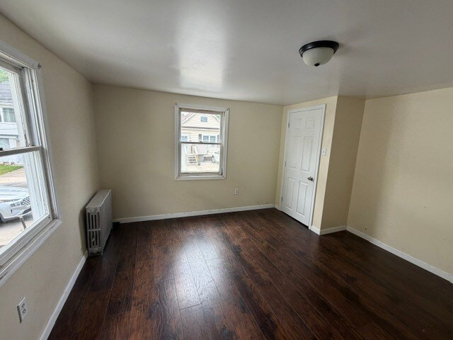 Building Photo - 158 Garfield St