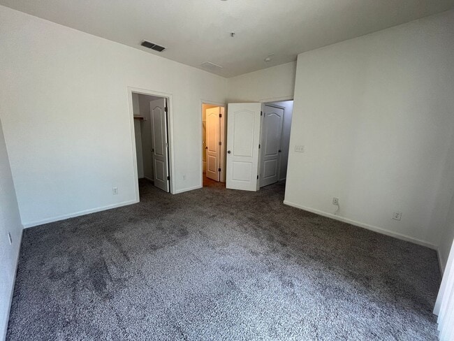Building Photo - HAMPTON VILLAGE - 2 BR / 2 BA CONDO AVAILABLE NOW!