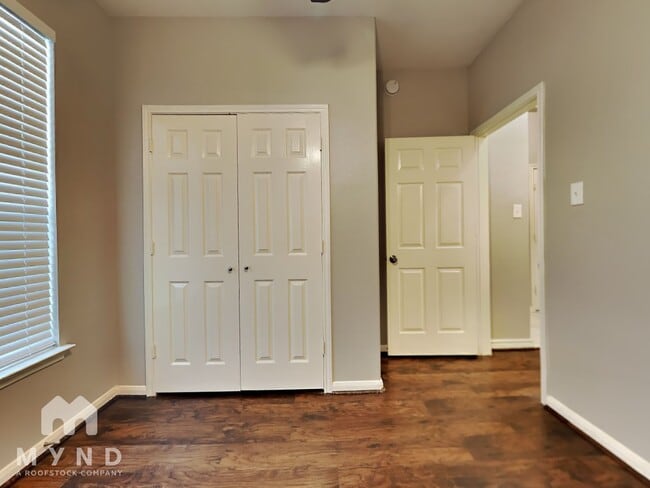 Building Photo - 21635 Falvel Sunset Ct