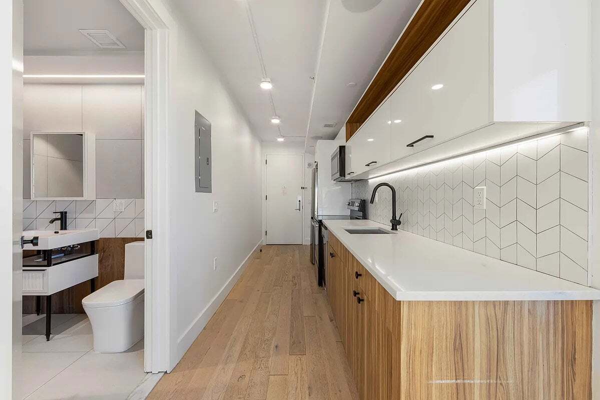 Building Photo - 60 W 125th St