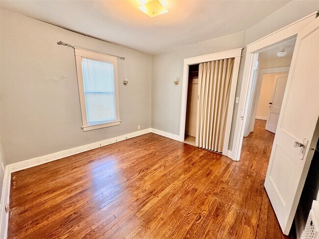 Building Photo - 211 Dudley Ave