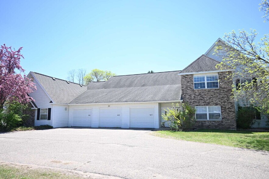 Building Photo - 1421 River View Ave