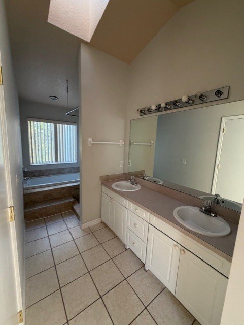 Building Photo - 332 Caribbean Dr