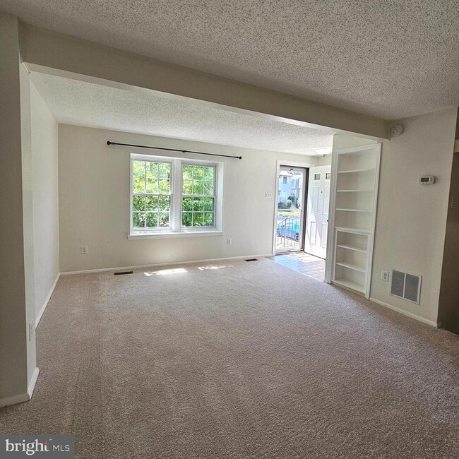 Building Photo - 5302 Harbor Ct Dr
