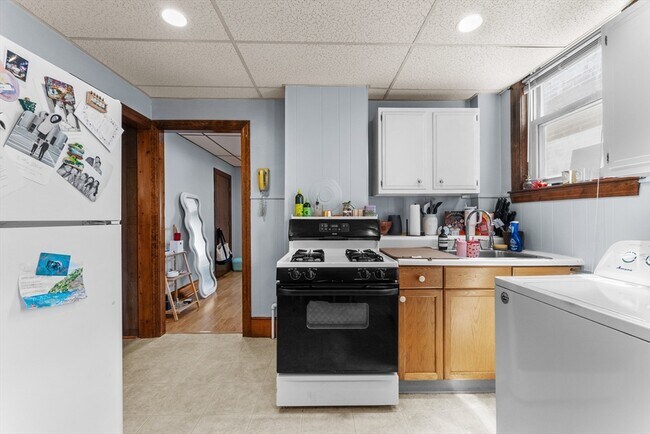 Building Photo - 83 P St