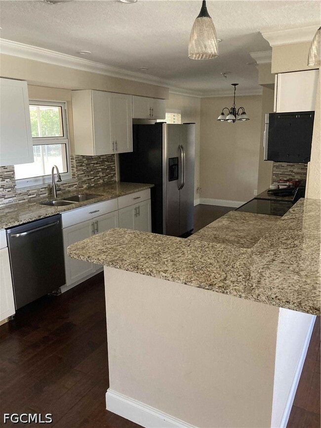 Building Photo - 724 Sesame Ct