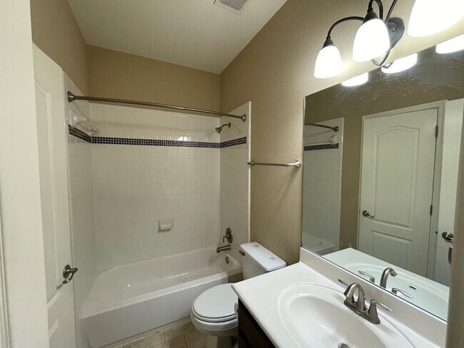 Building Photo - 3001 Lombardi Way