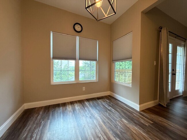 Building Photo - Effortless Comfort with a Touch of Luxury