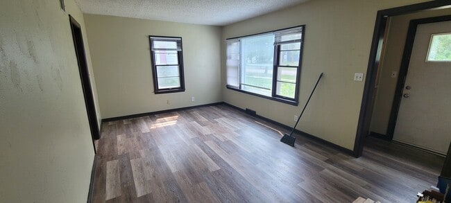 Building Photo - Single Family Home