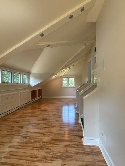 Building Photo - 9 Sunny Knoll Ter