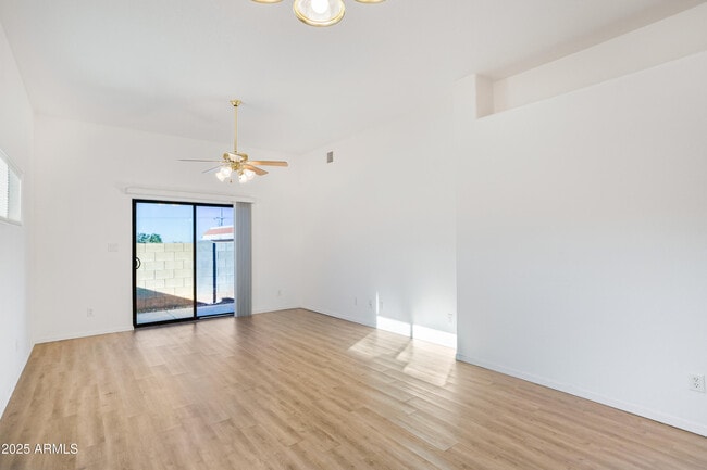 Building Photo - 813 Ocotillo Dr