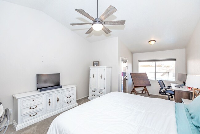 Building Photo - Pool home for rent June 1, 2025