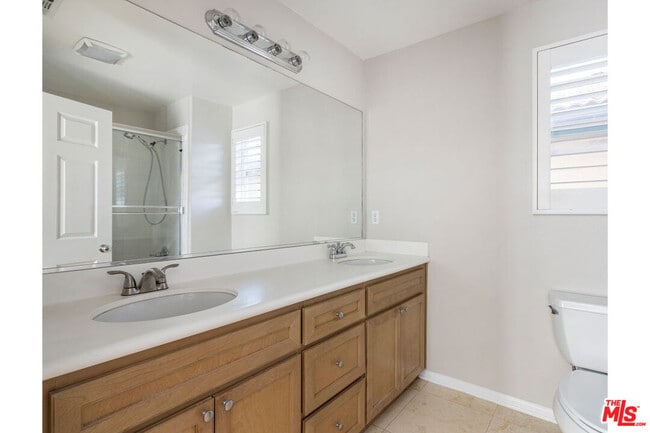 Building Photo - 6840 De Celis Pl