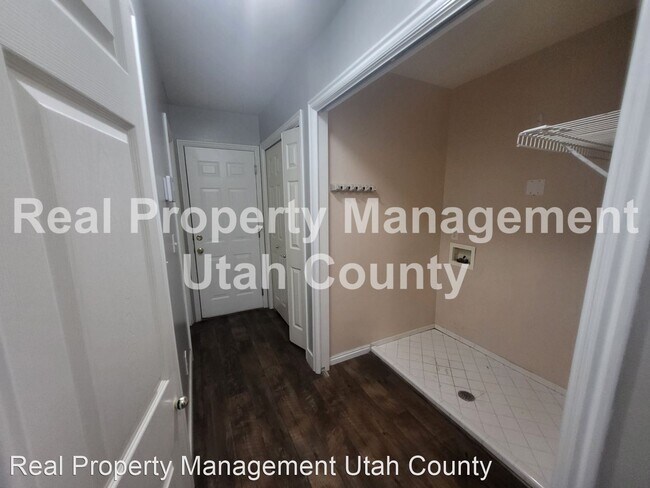 Building Photo - 5 br, 3 bath House - 885 South 630 West