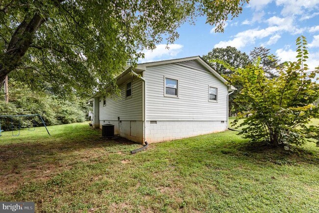 Building Photo - 10226 Catharpin Rd