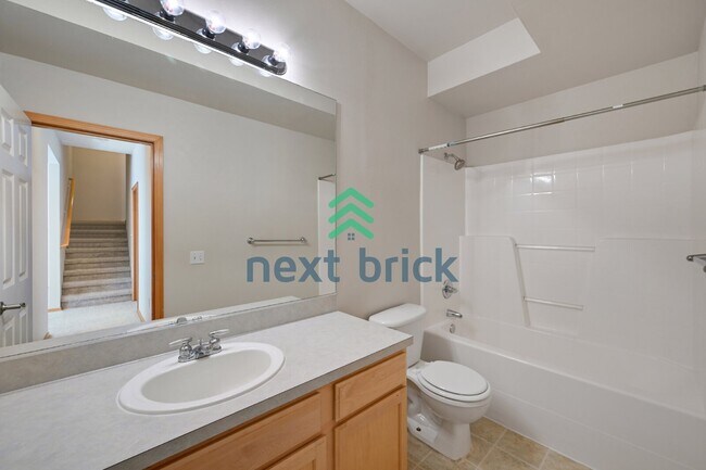 Building Photo - Spacious 4-Bed Retreat in Lynnwood with 3.5 Baths and 2,224 Sq. Ft. of Comfort!