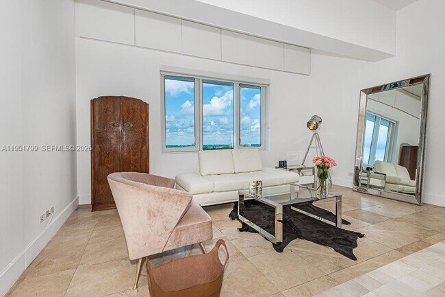 Building Photo - 2301 Collins Ave