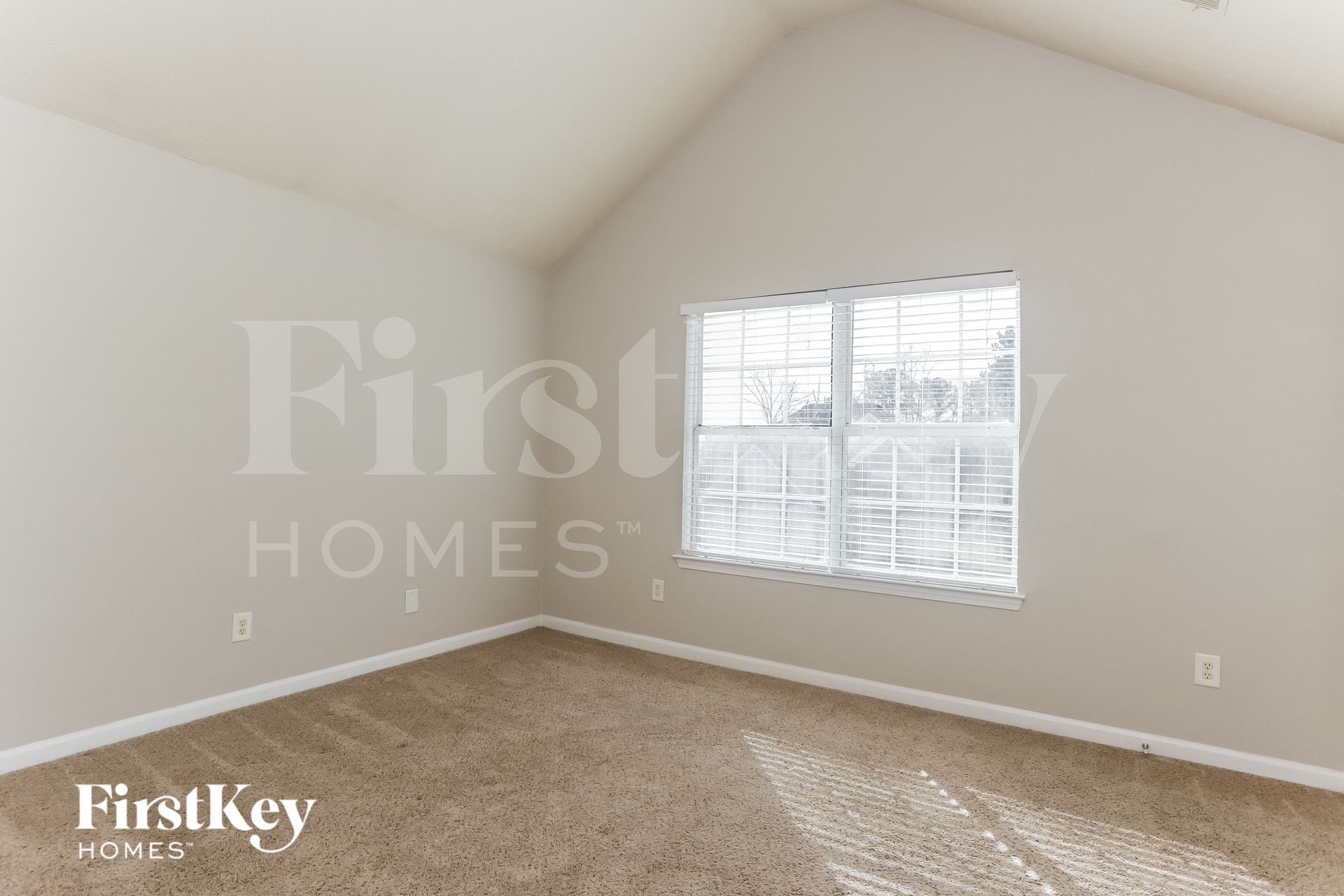 Building Photo - 2721 S Hills