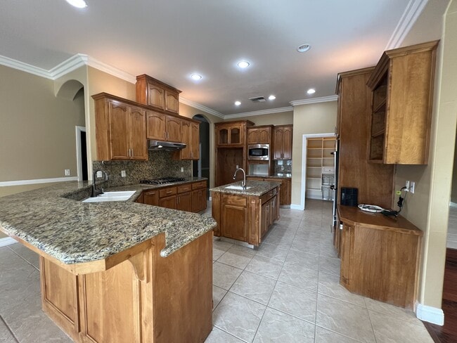 Building Photo - 12309 Thornwood Dr