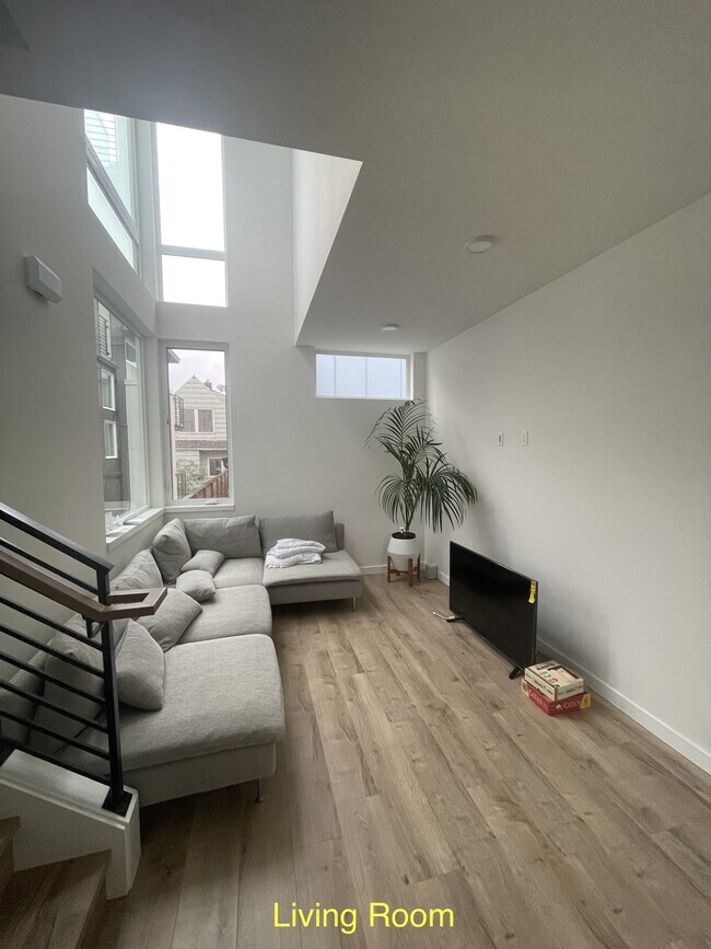 Building Photo - 1724 11th Ave