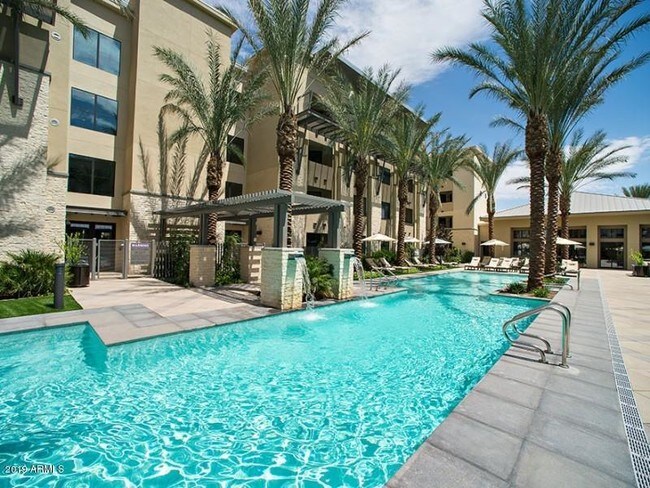 Building Photo - 7100 E Lincoln Dr