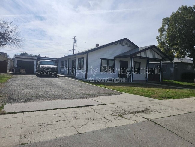 Building Photo - 765 E San Joaquin Ave