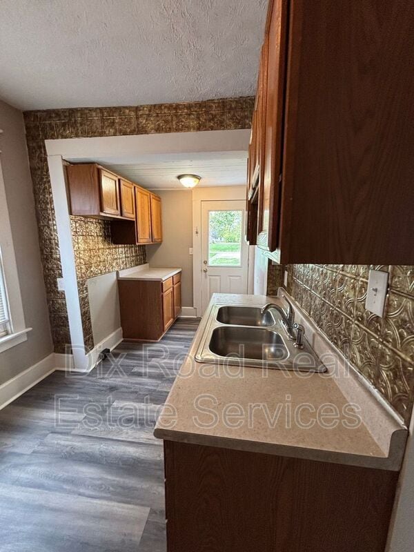 Building Photo - 1404 Young St