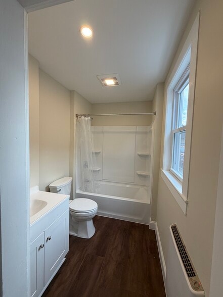 Building Photo - 5 Walker St