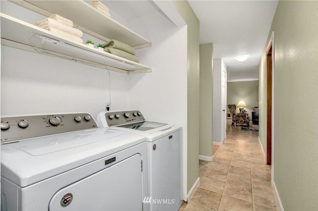 Building Photo - CLICK "REQUEST A TOUR" NOW!