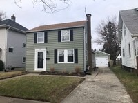Building Photo - 3 Bedroom House