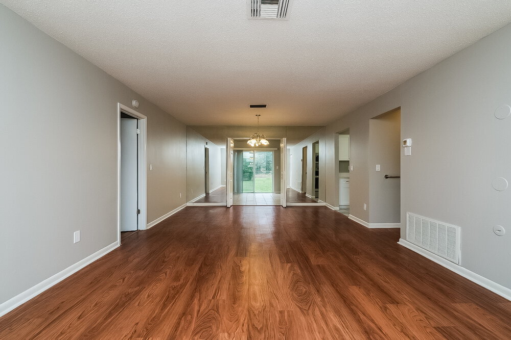 Building Photo - 9350 Bayside Ct