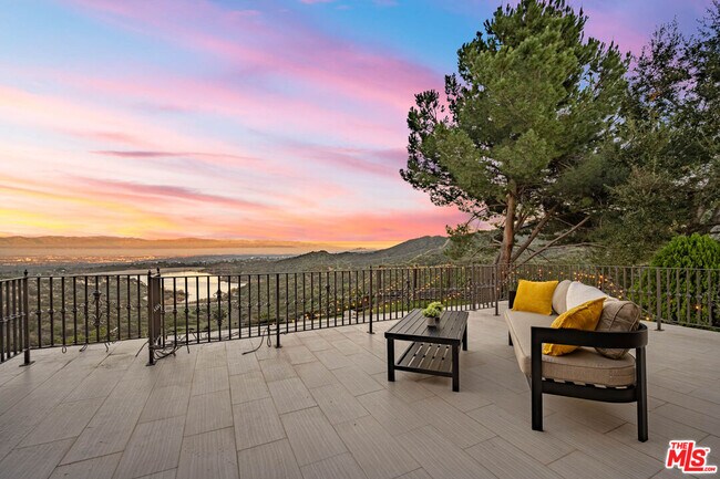 Building Photo - 3722 Alonzo Ave