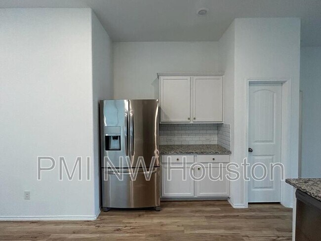 Building Photo - 10022 Granite Grove Ln