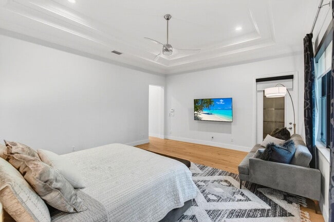 Building Photo - 17662 Cadena Dr